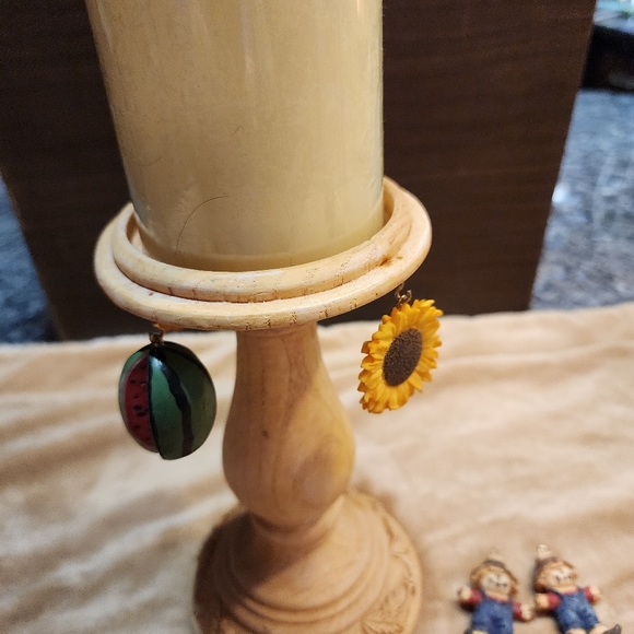 Wood candlestick w 24 pcs only - Picture 10 of 16